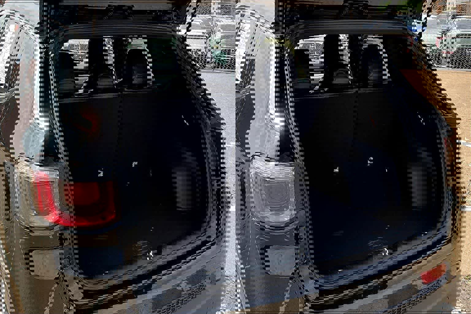 Used 2025 Jeep Compass Latitude image 18