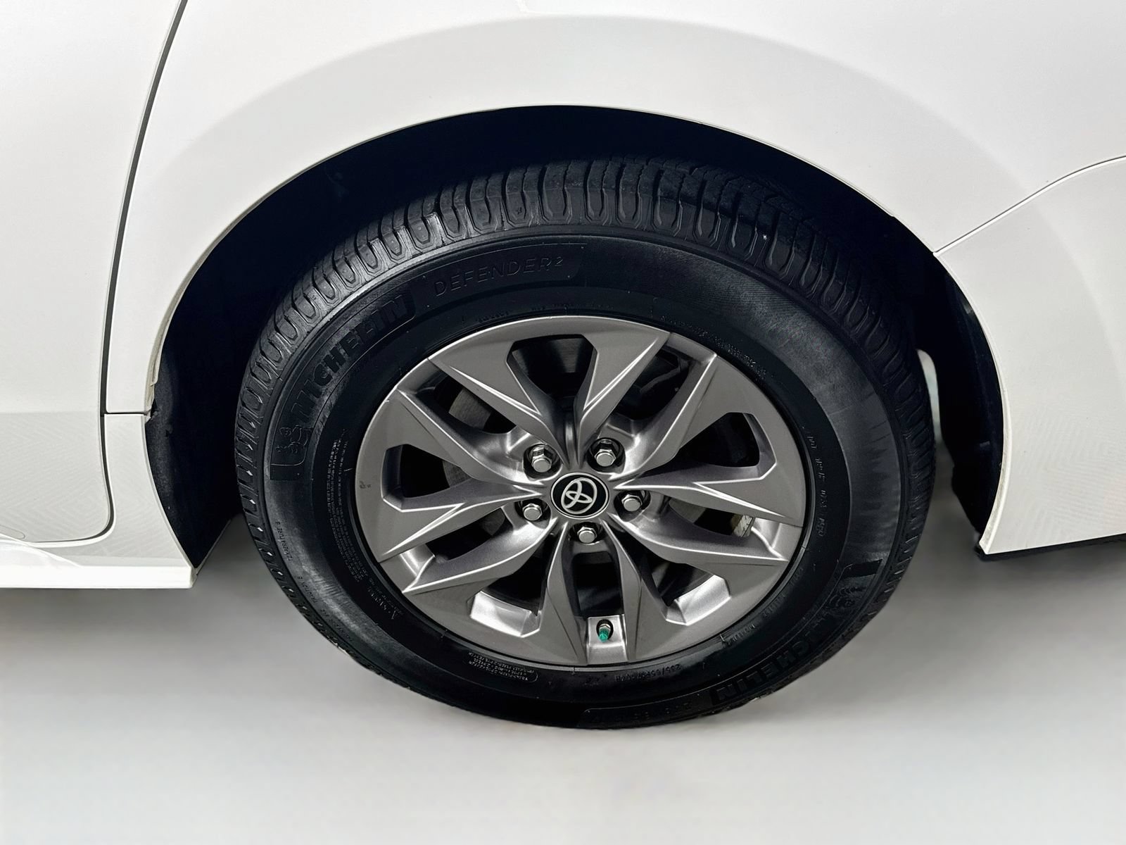 Used 2024 Toyota Sienna LE AWD/4WD image 21