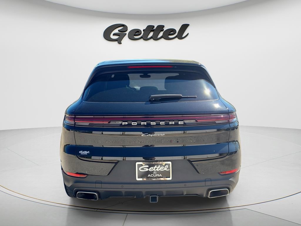 Used 2024 Porsche Cayenne AWD/4WD image 5