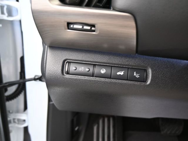 Used 2025 Nissan Pathfinder Platinum image 20