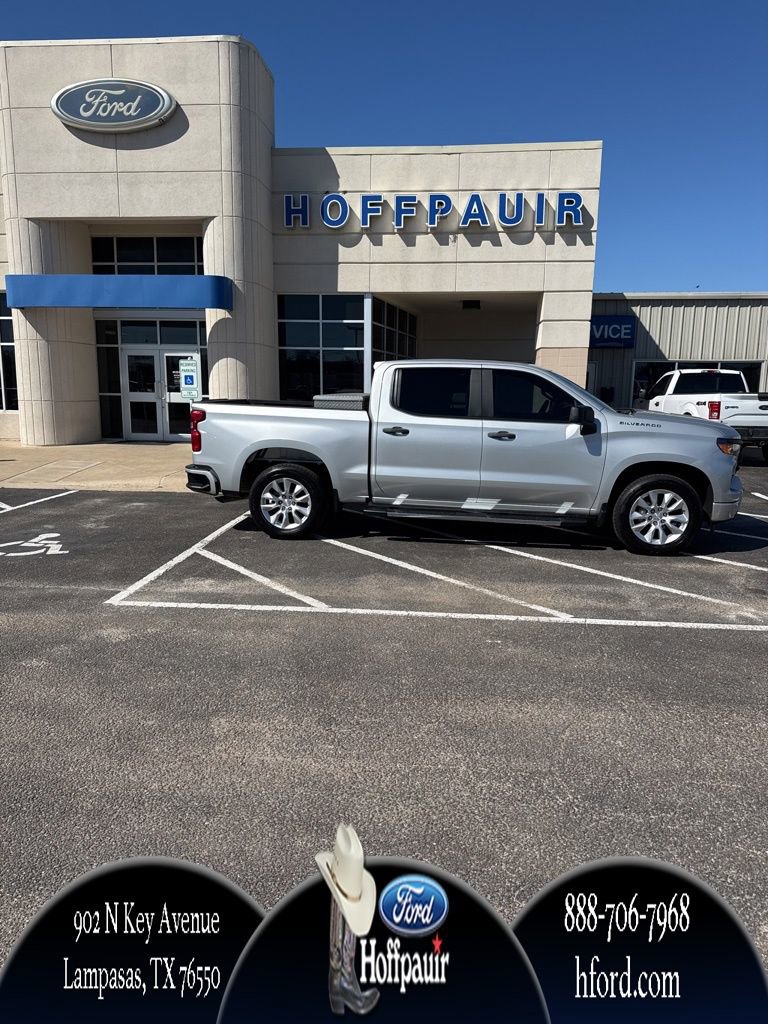 Used 2022 Chevrolet Silverado 1500 Custom image 1