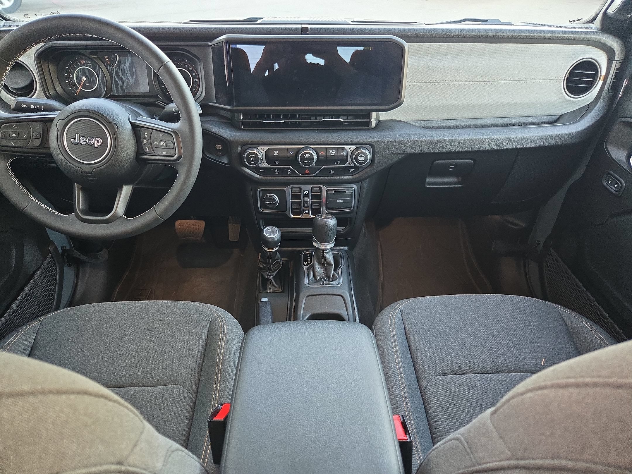 Used 2025 Jeep Gladiator Sport AWD/4WD image 10