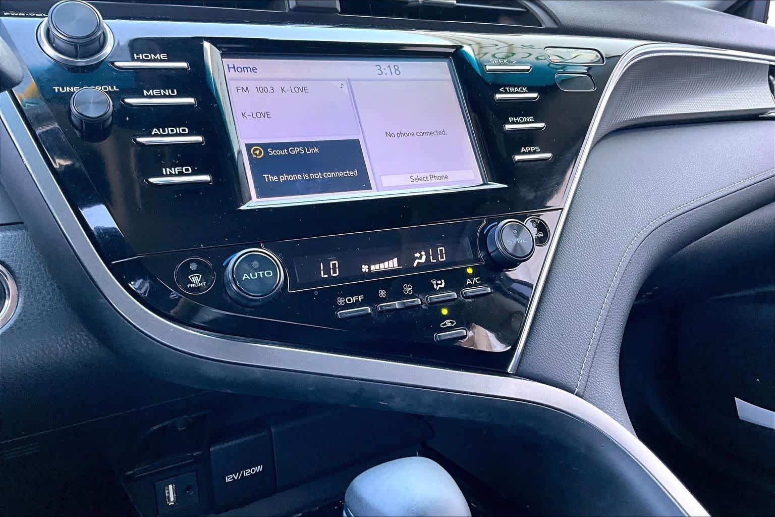 Used 2018 Toyota Camry XSE FWD image 35