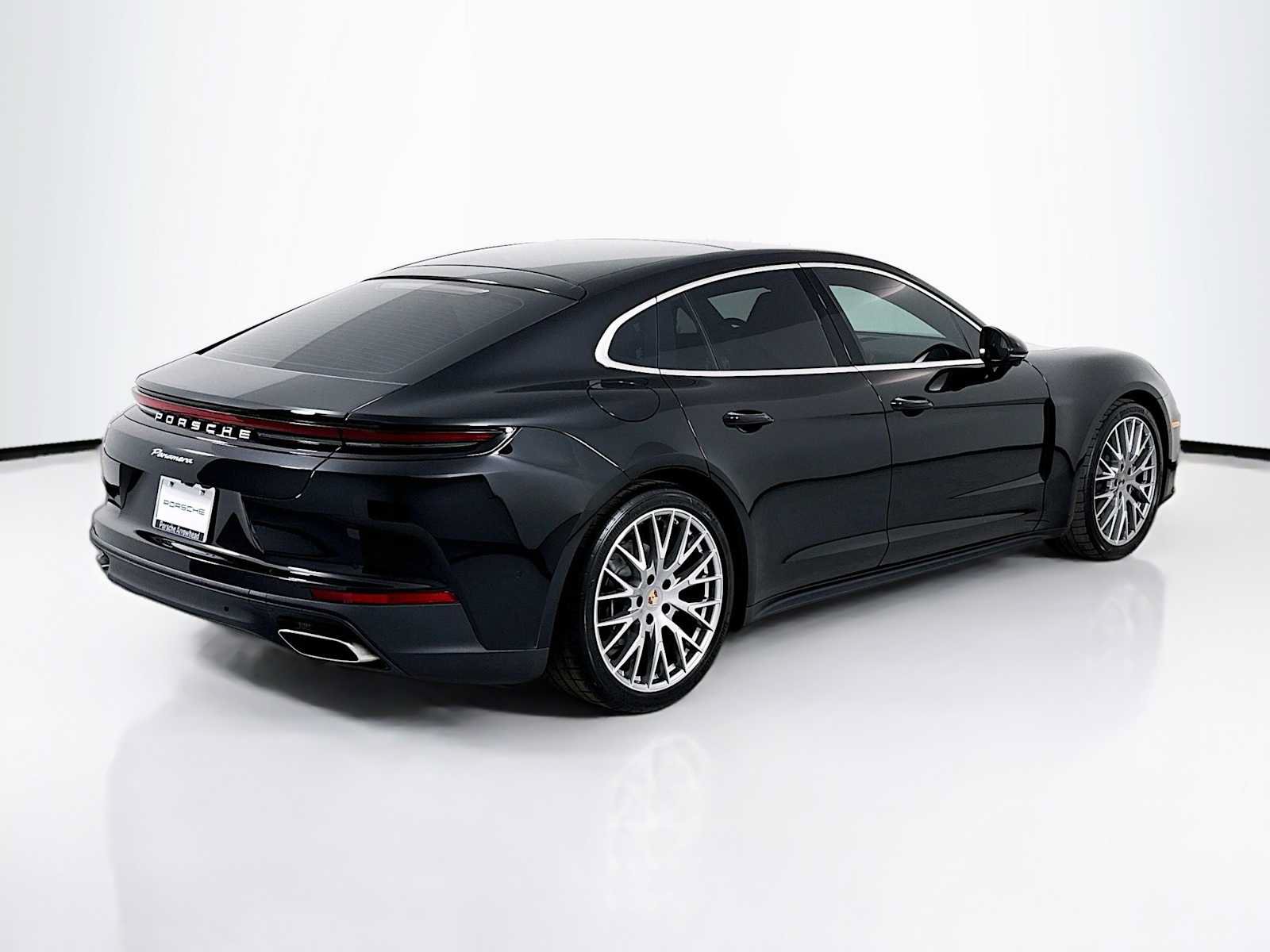 Used 2026 Porsche Panamera RWD image 9