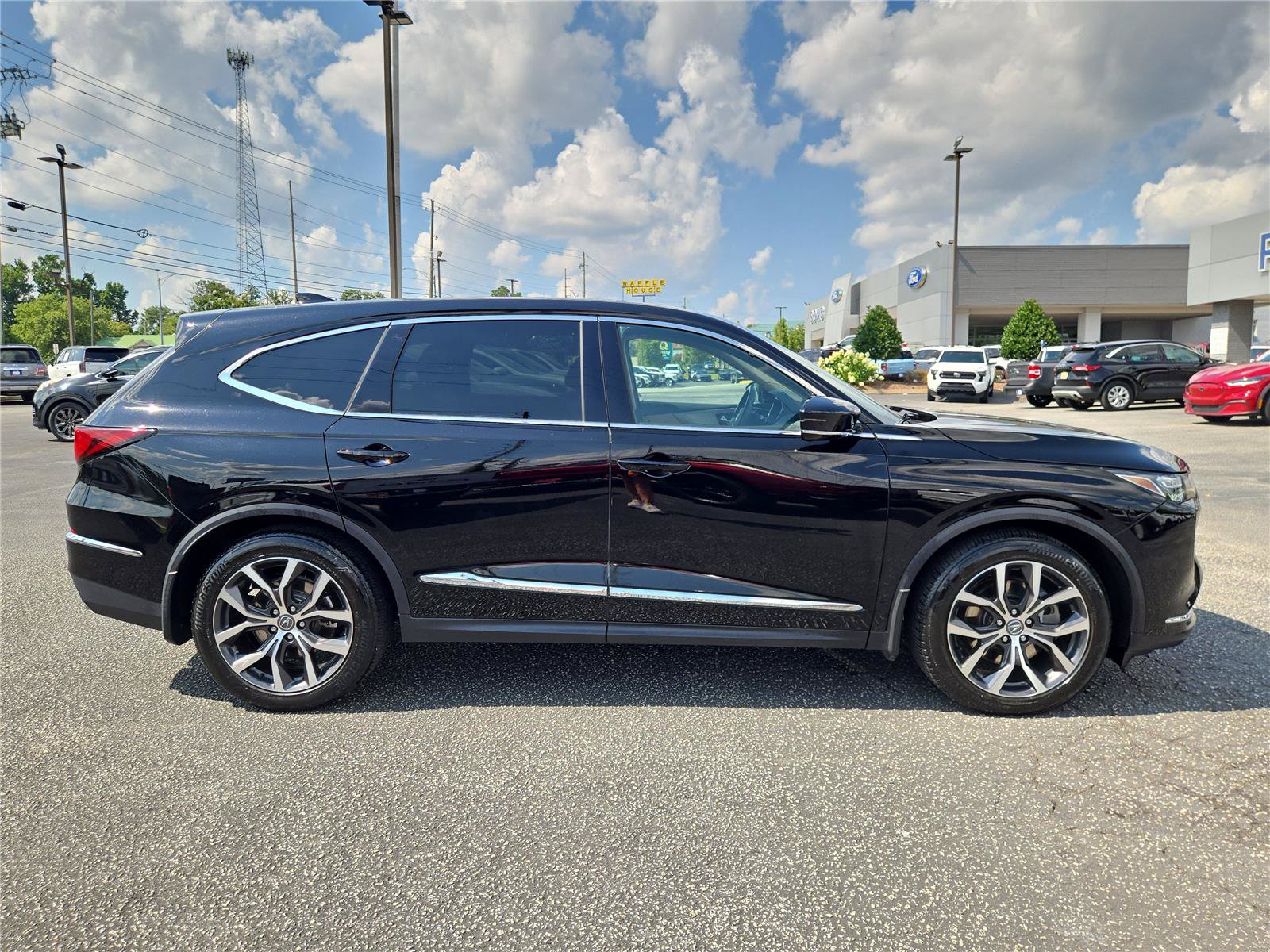 Used 2023 Acura MDX w/ Technology Package FWD image 6