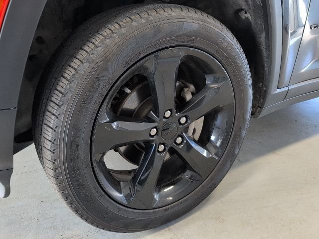 Used 2023 Jeep Grand Cherokee Altitude image 9