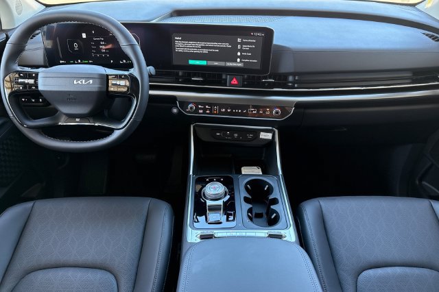New 2027 Kia Carnival SX FWD image 15