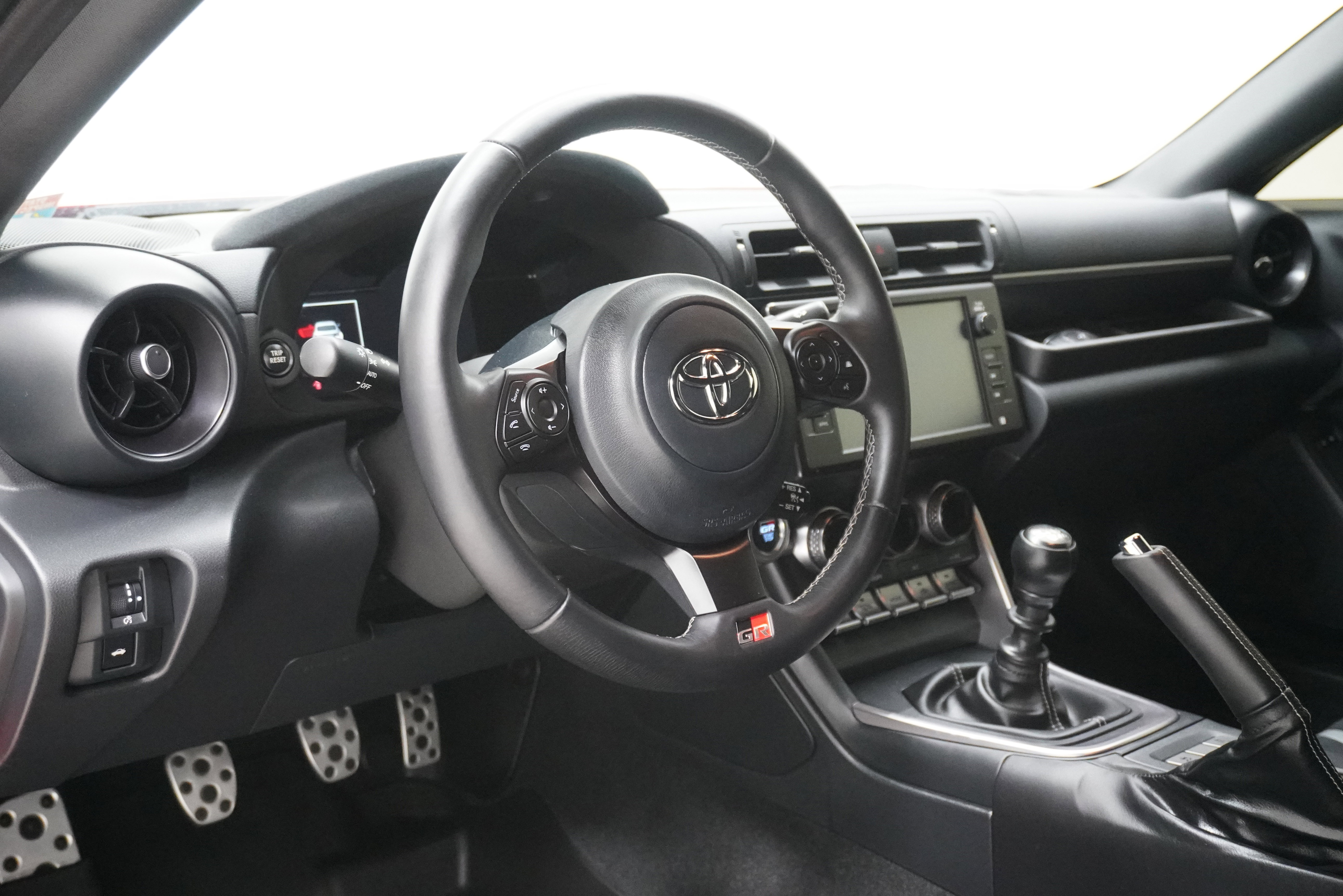 Used 2025 Toyota GR86 Premium RWD image 10