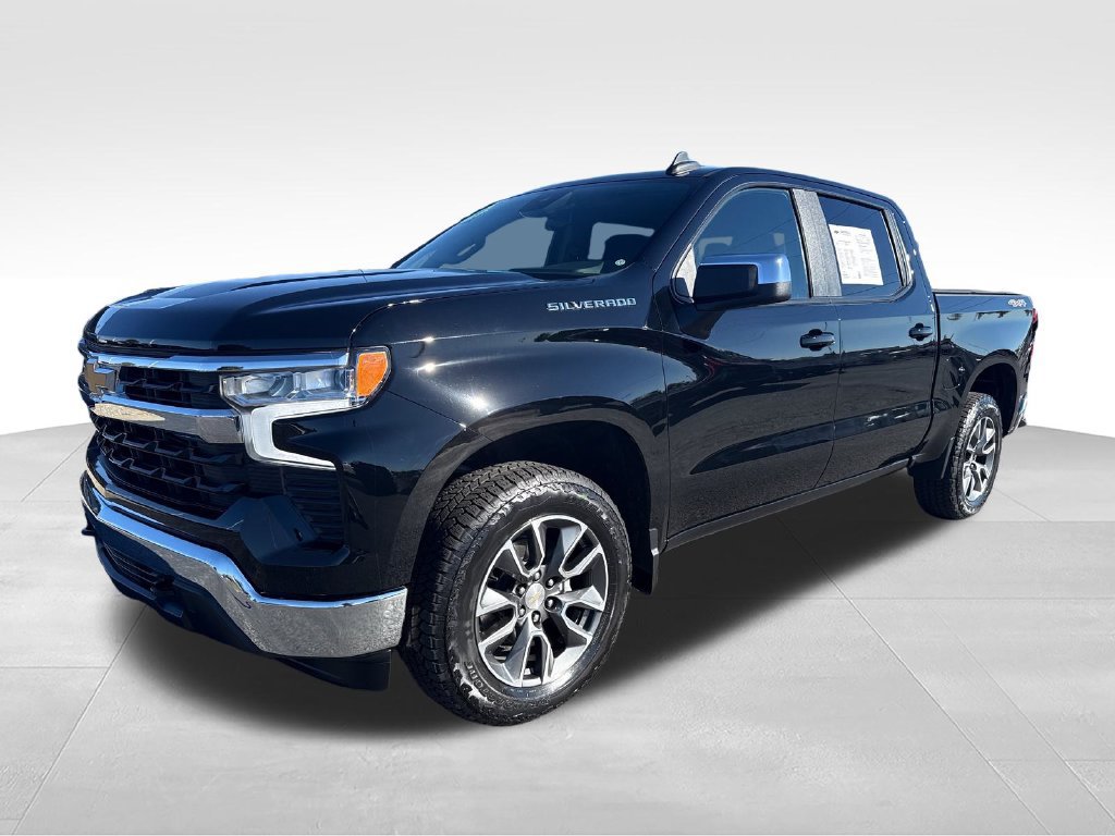Used 2024 Chevrolet Silverado 1500 LT AWD/4WD image 2
