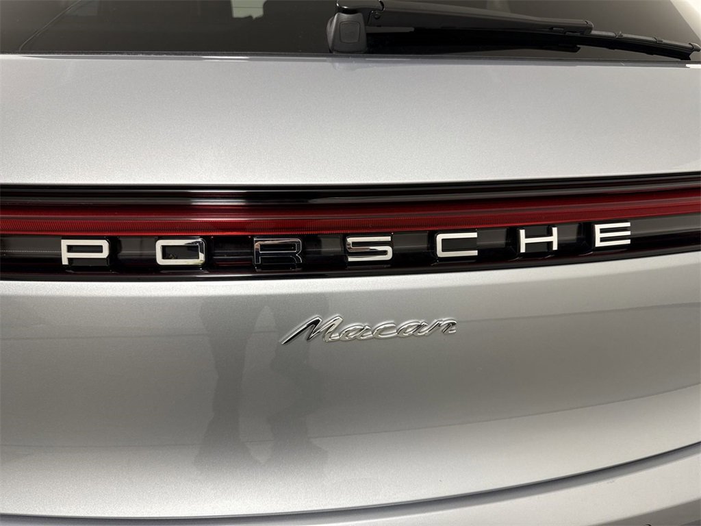 Used 2025 Porsche Macan image 19