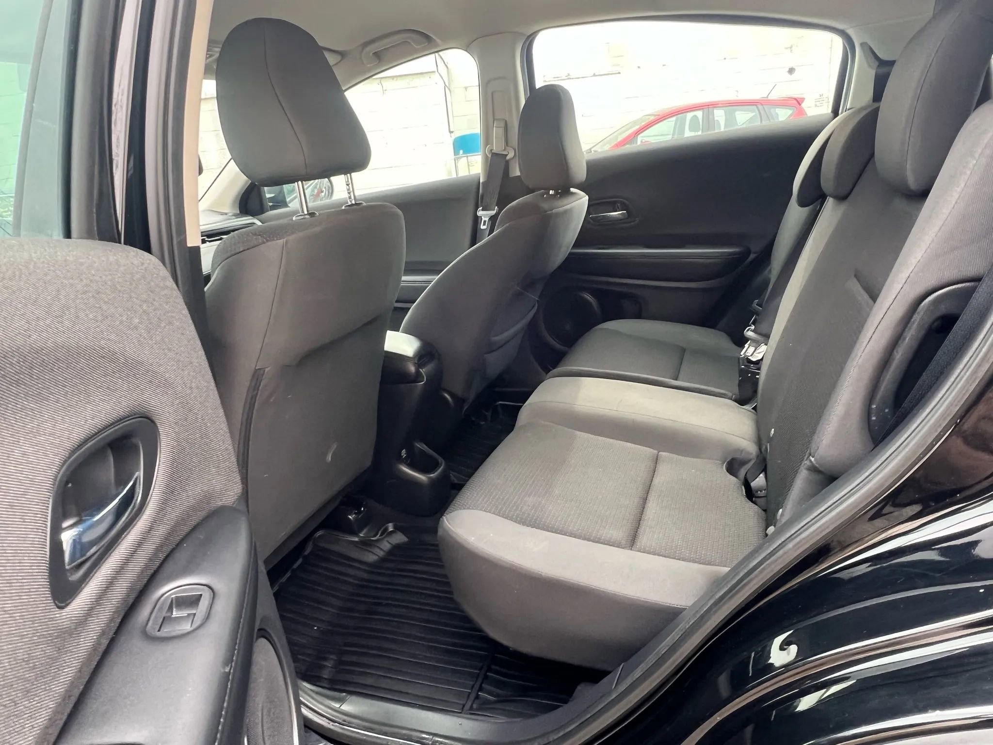 Used 2020 Honda HR-V LX image 28