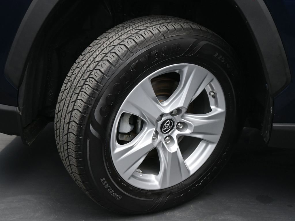 Used 2019 Toyota RAV4 XLE image 19