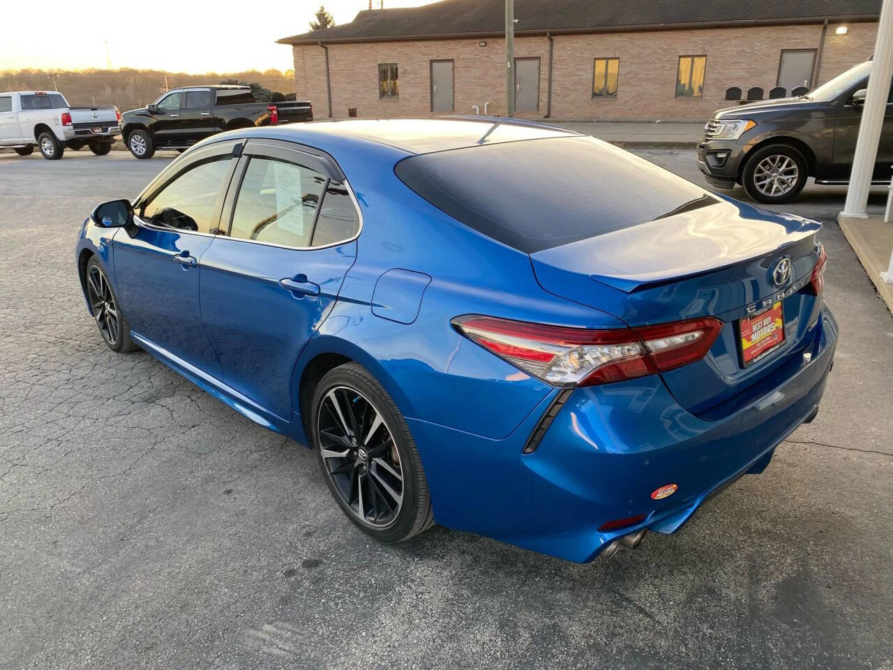Used 2018 Toyota Camry XSE FWD image 5