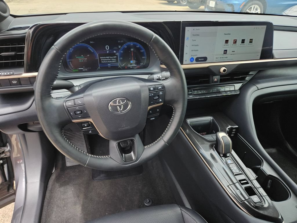 Used 2024 Toyota Crown AWD/4WD image 17