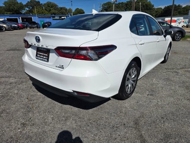 Used 2022 Toyota Camry LE image 5
