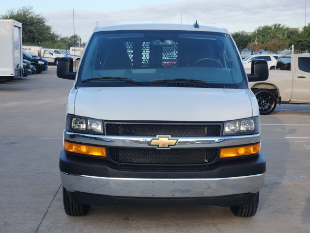 Used 2025 Chevrolet Express 2500 w/ Driver Convenience Package RWD image 9