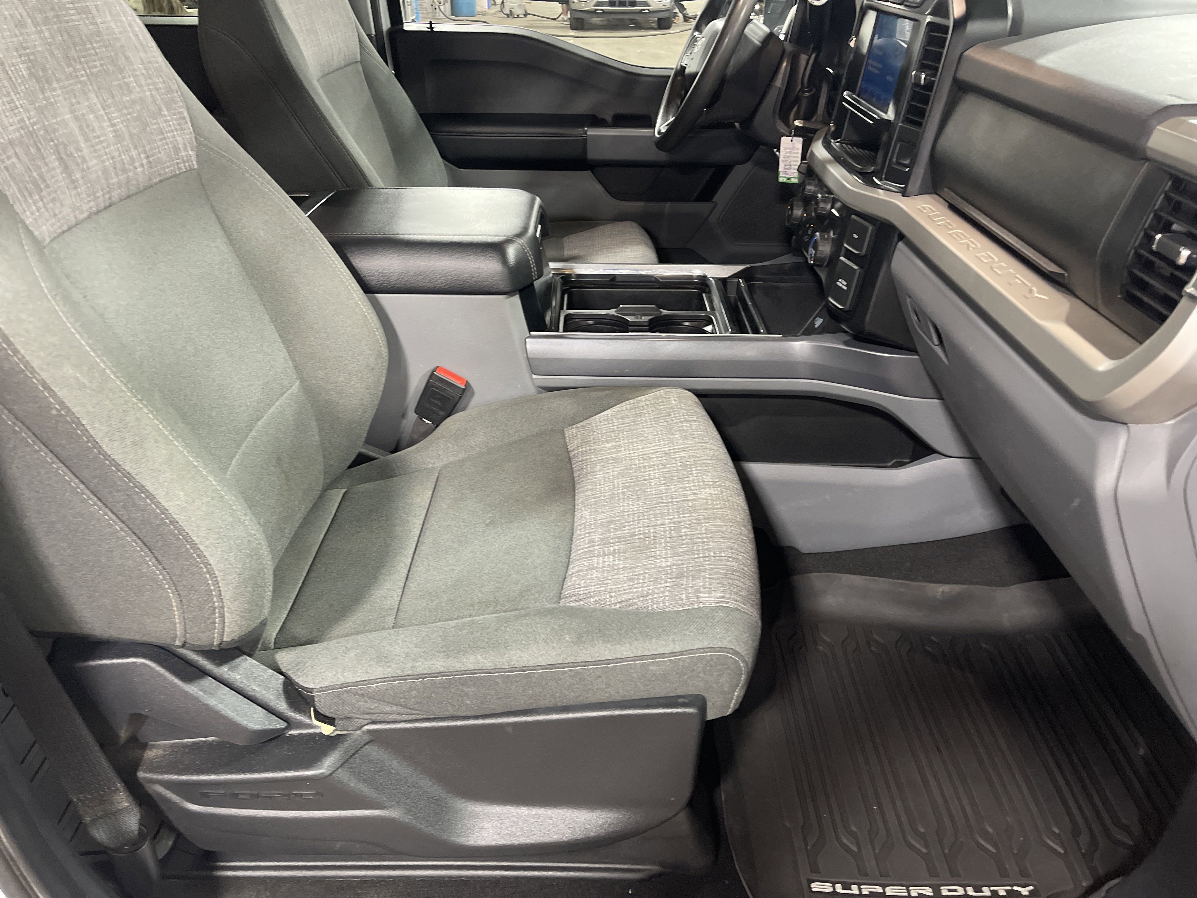 Used 2024 Ford F250 XLT w/ FX4 Off-Road Package image 14