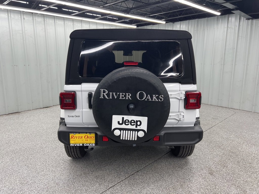 Used 2024 Jeep Wrangler Sahara image 5