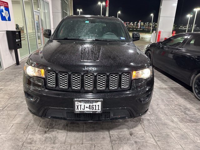 Used 2018 Jeep Grand Cherokee Altitude AWD/4WD image 3