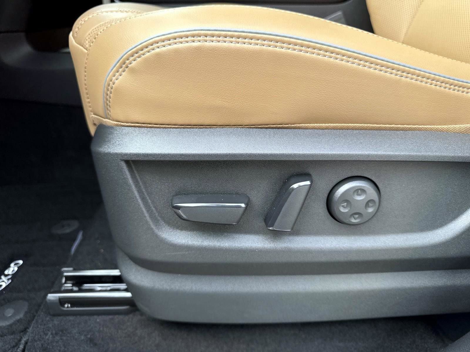 New 2026 INFINITI QX80 Luxe w/ Cargo Package image 10