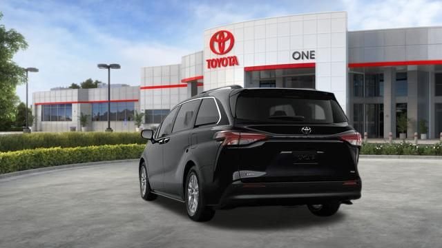 New 2026 Toyota Sienna XLE FWD image 40