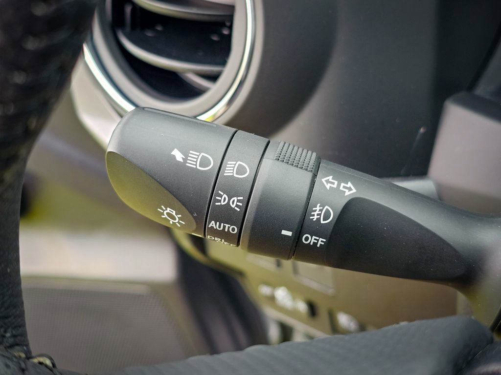 Used 2023 Toyota Tacoma TRD Off-Road w/ Technology Package AWD/4WD image 18