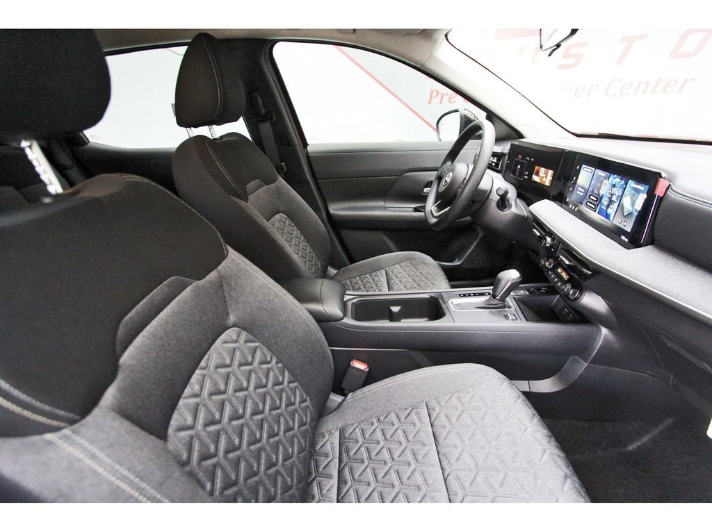 Used 2026 Nissan Kicks SV FWD image 11
