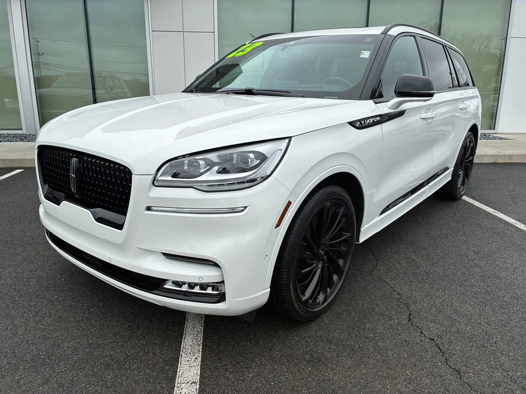 Used 2023 Lincoln Aviator Reserve w/ Equipment Group 201A image 1