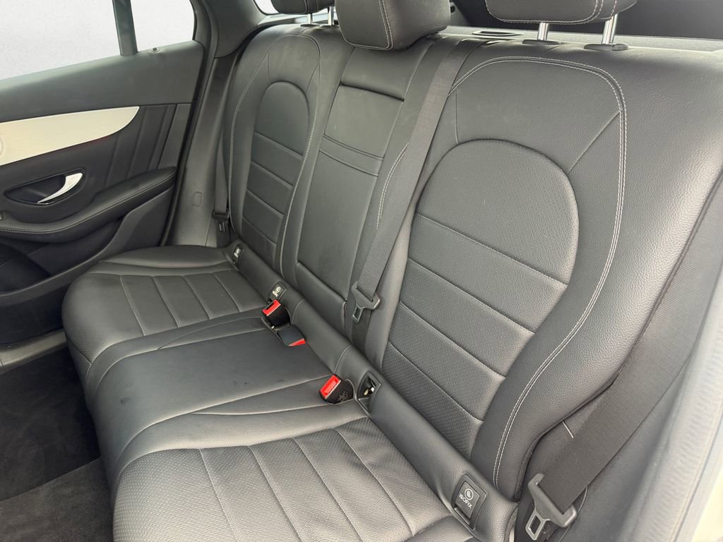Used 2020 Mercedes-Benz GLC 300 4MATIC image 13