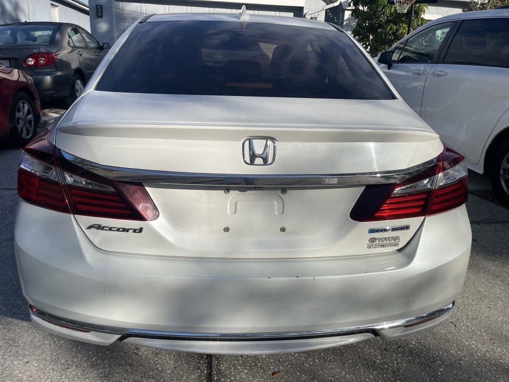 Used 2017 Honda Accord EX-L image 18