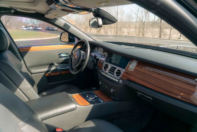 Used 2012 Rolls-Royce Ghost image 40