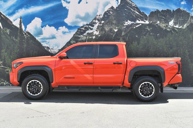 Certified 2024 Toyota Tacoma TRD Off-Road w/ TRD Off Road Premium Package image 7