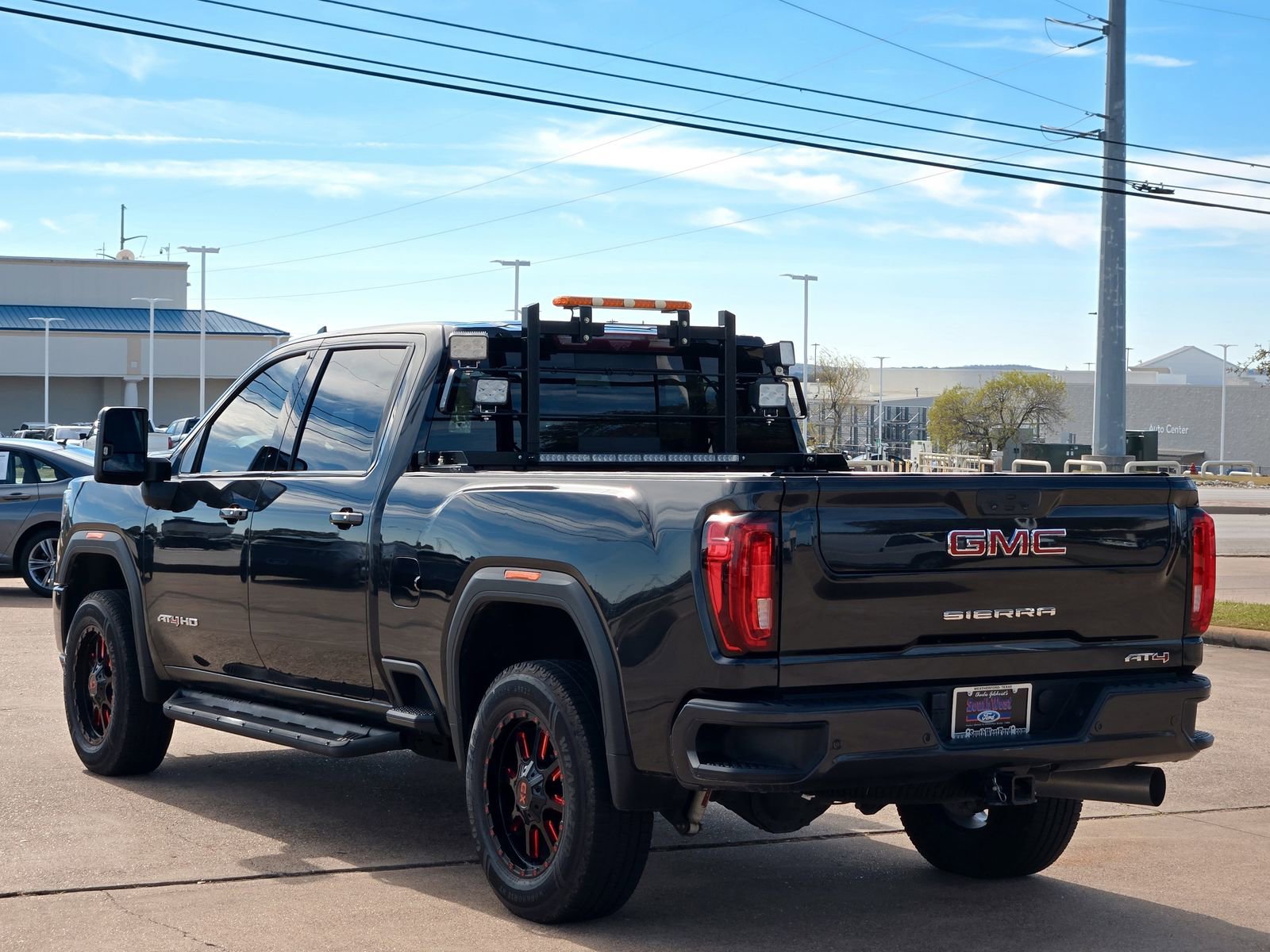 Used 2020 GMC Sierra 2500 AT4 w/ AT4 Premium Package image 5