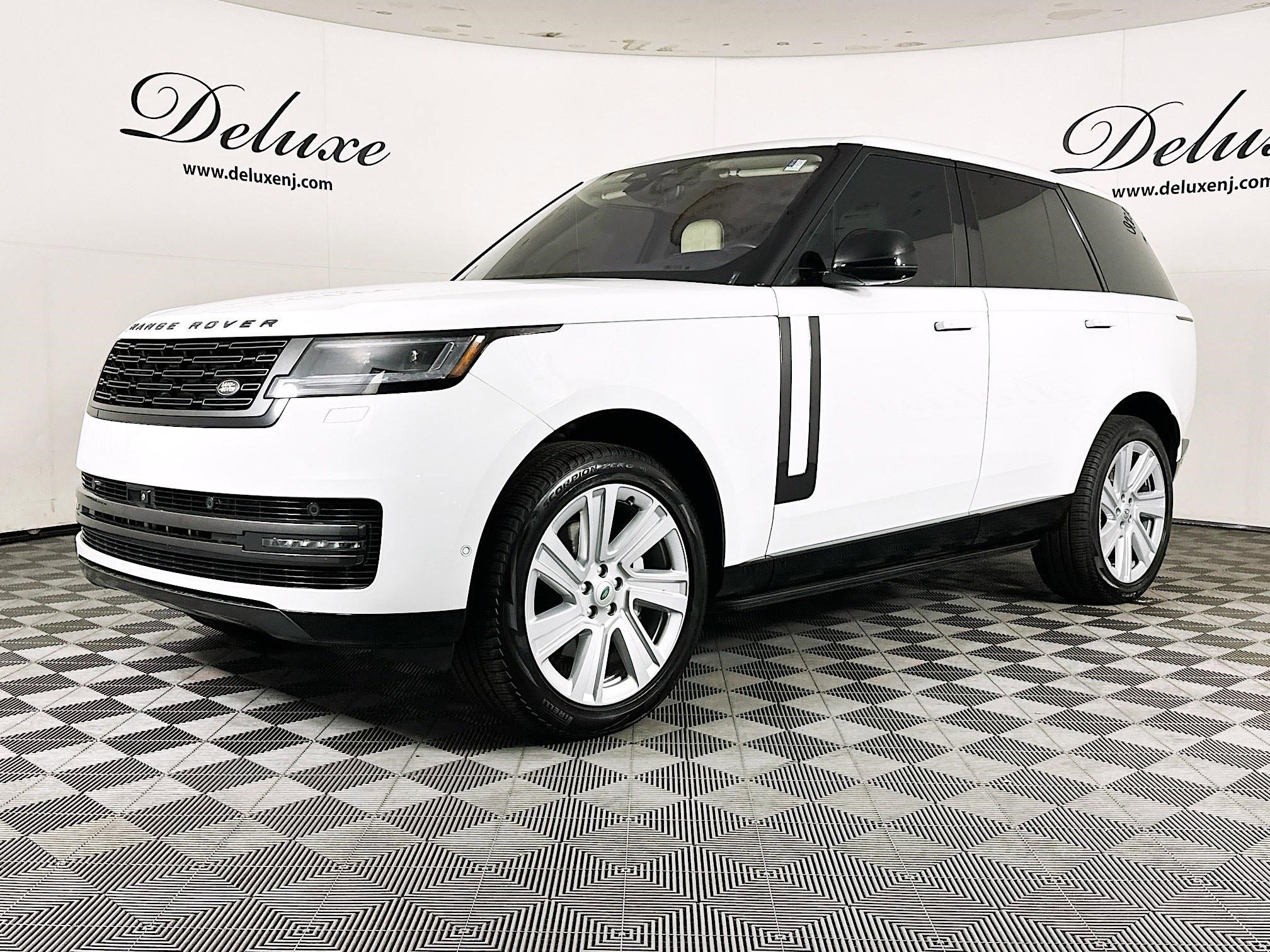 Used 2023 Land Rover Range Rover SE AWD/4WD image 3