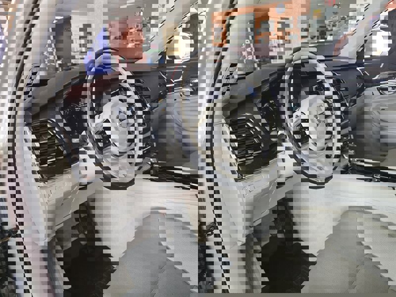 Used 2016 Volvo XC90 T6 Momentum w/ Momentum Plus Package image 8