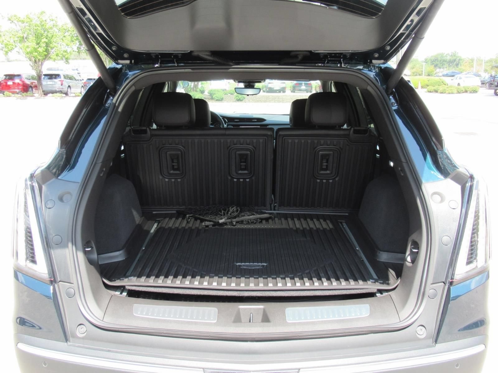 Certified 2026 Cadillac XT5 Sportv w/ LPO, Floor Liner Package AWD/4WD image 40