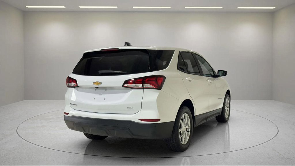 Used 2024 Chevrolet Equinox LS image 3