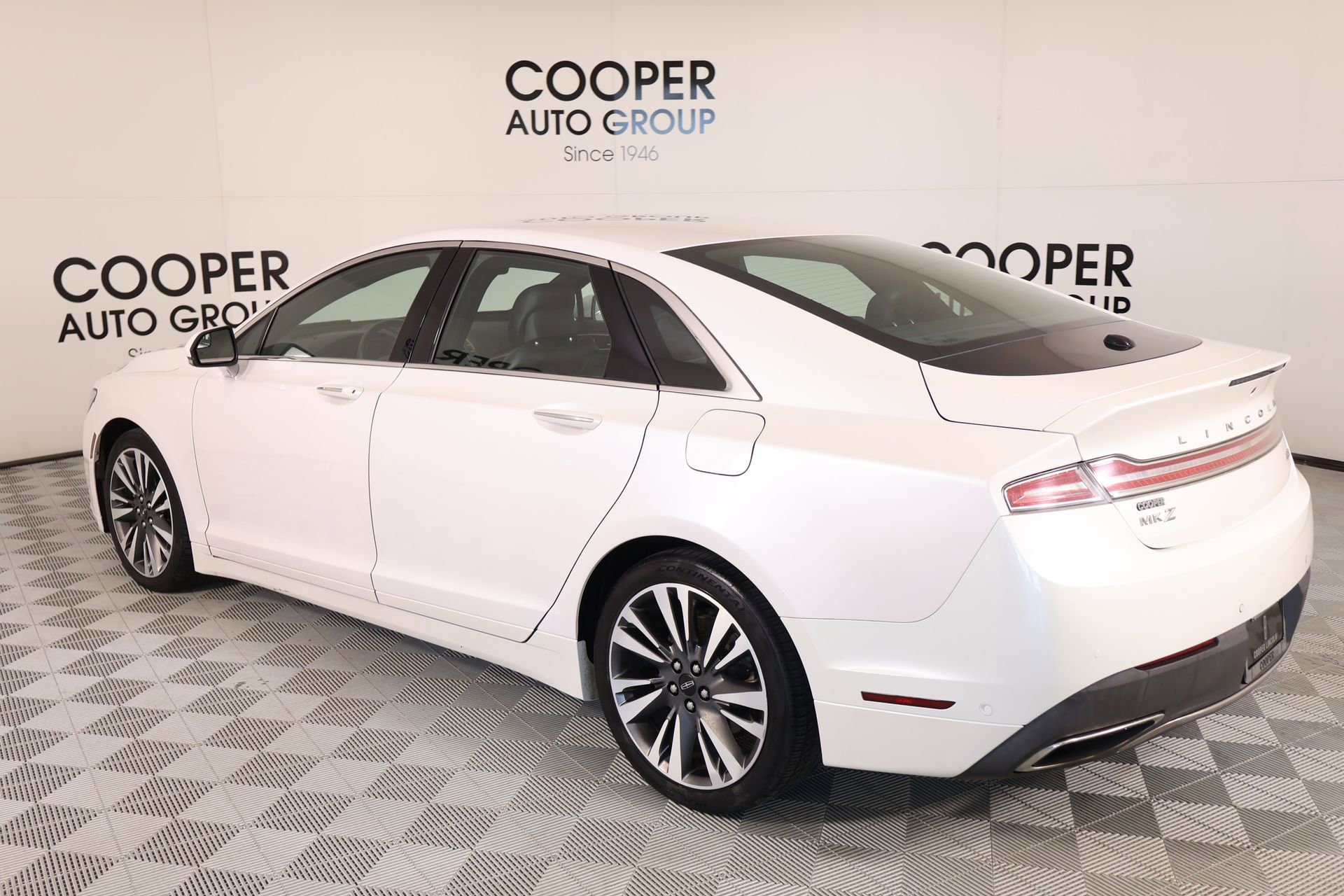 Used 2017 Lincoln MKZ Select w/ Technology Package image 21