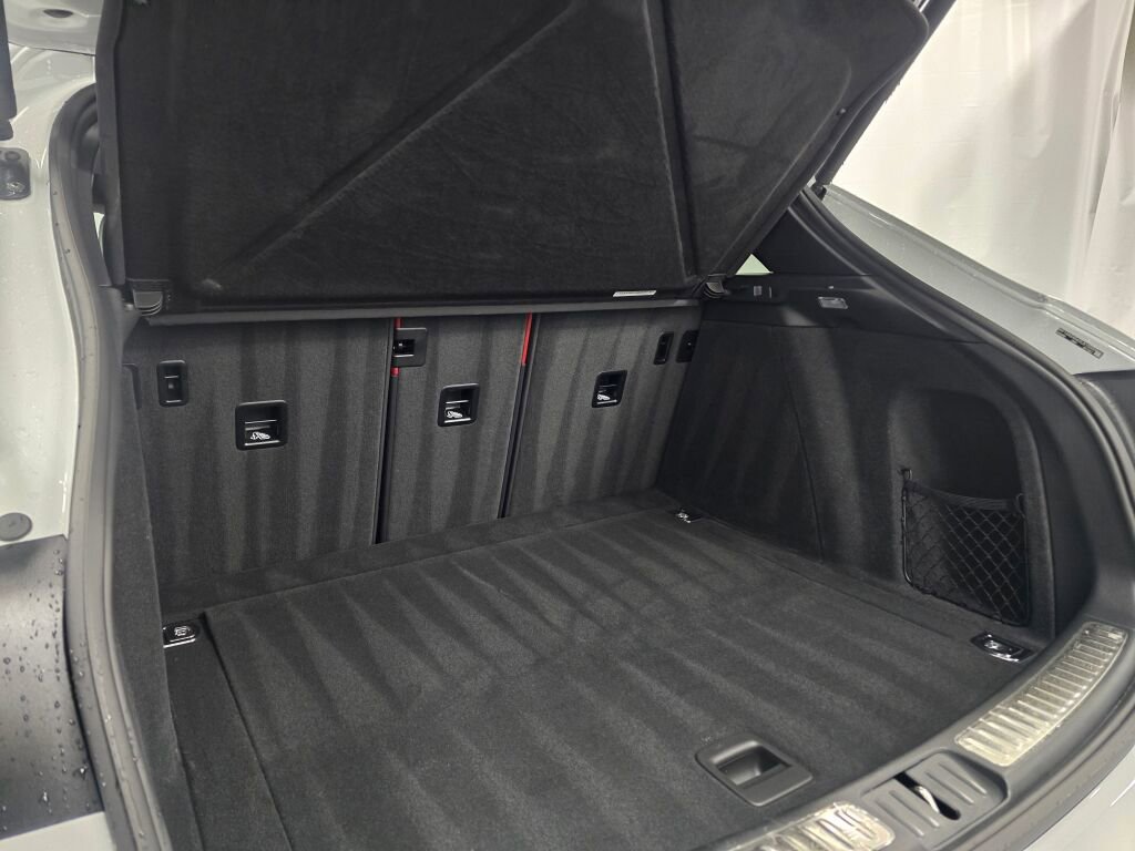Certified 2025 Porsche Macan image 22