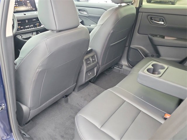 Used 2025 Nissan Rogue SL image 12