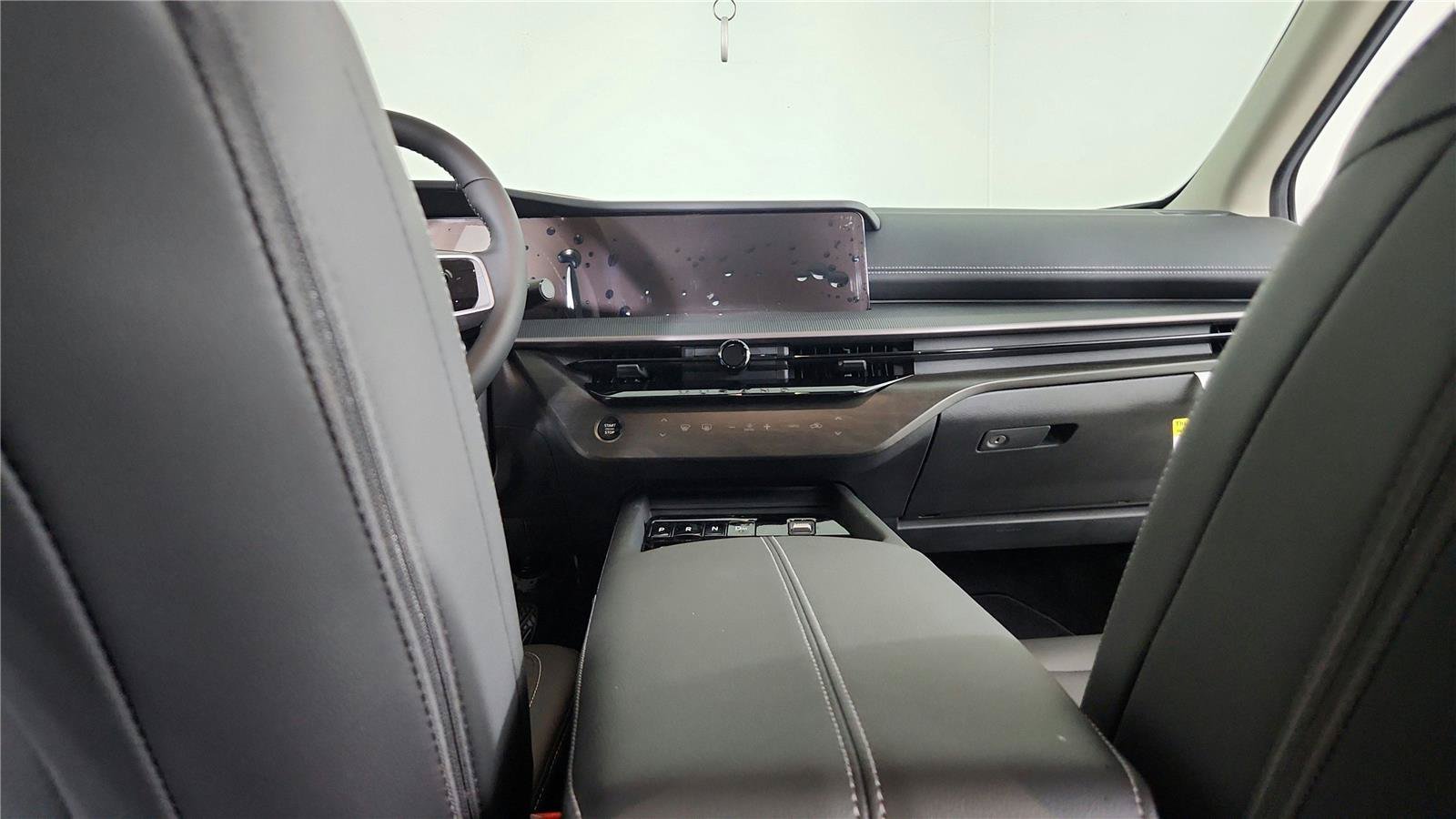Certified 2025 Nissan Murano SV AWD/4WD image 17