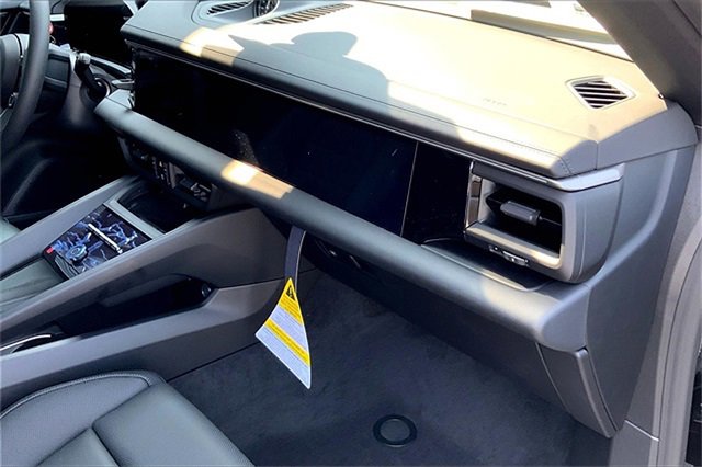 Used 2025 Porsche Macan Electric image 22