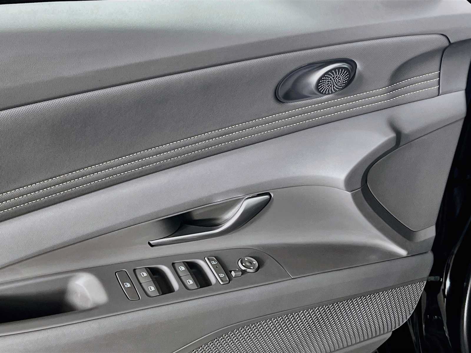 Certified 2025 Hyundai Elantra Sport FWD image 18