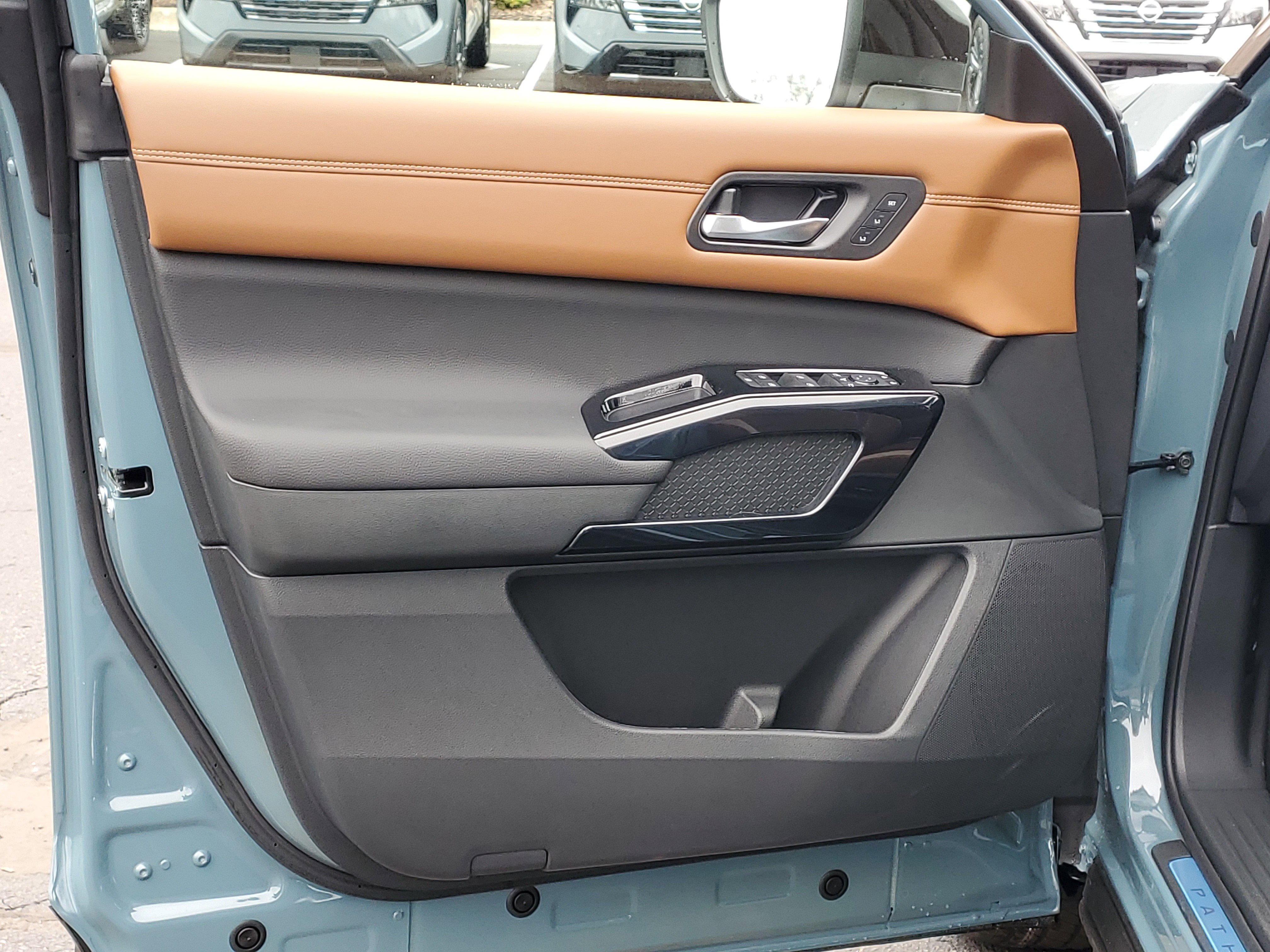 New 2026 Nissan Pathfinder Platinum image 22