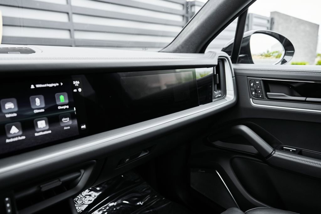 Used 2026 Porsche Cayenne Turbo image 83