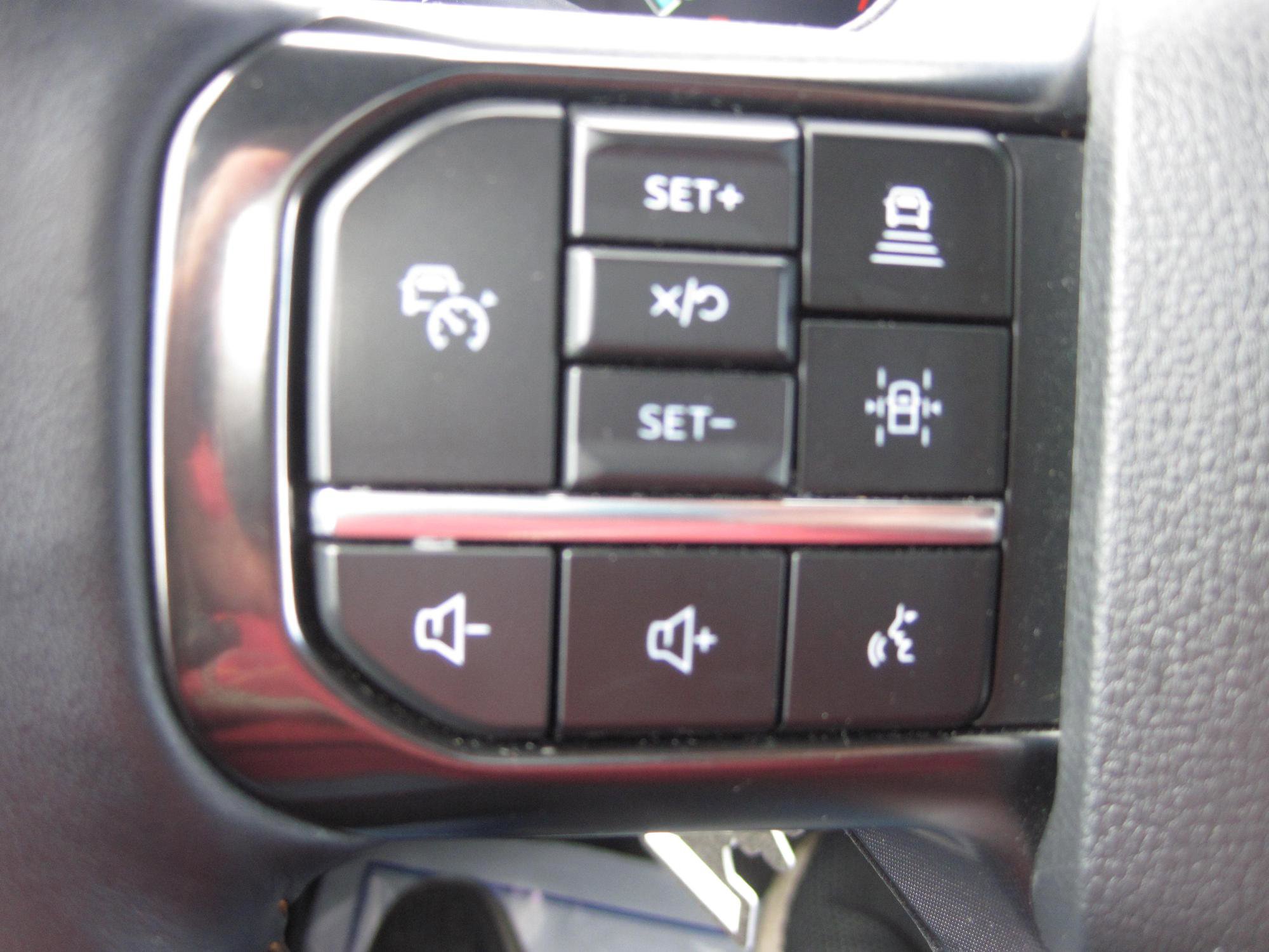 Used 2023 Ford F150 Platinum image 16