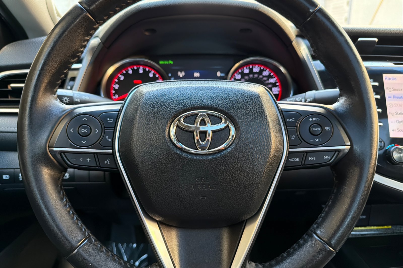 Used 2018 Toyota Camry XSE FWD image 23