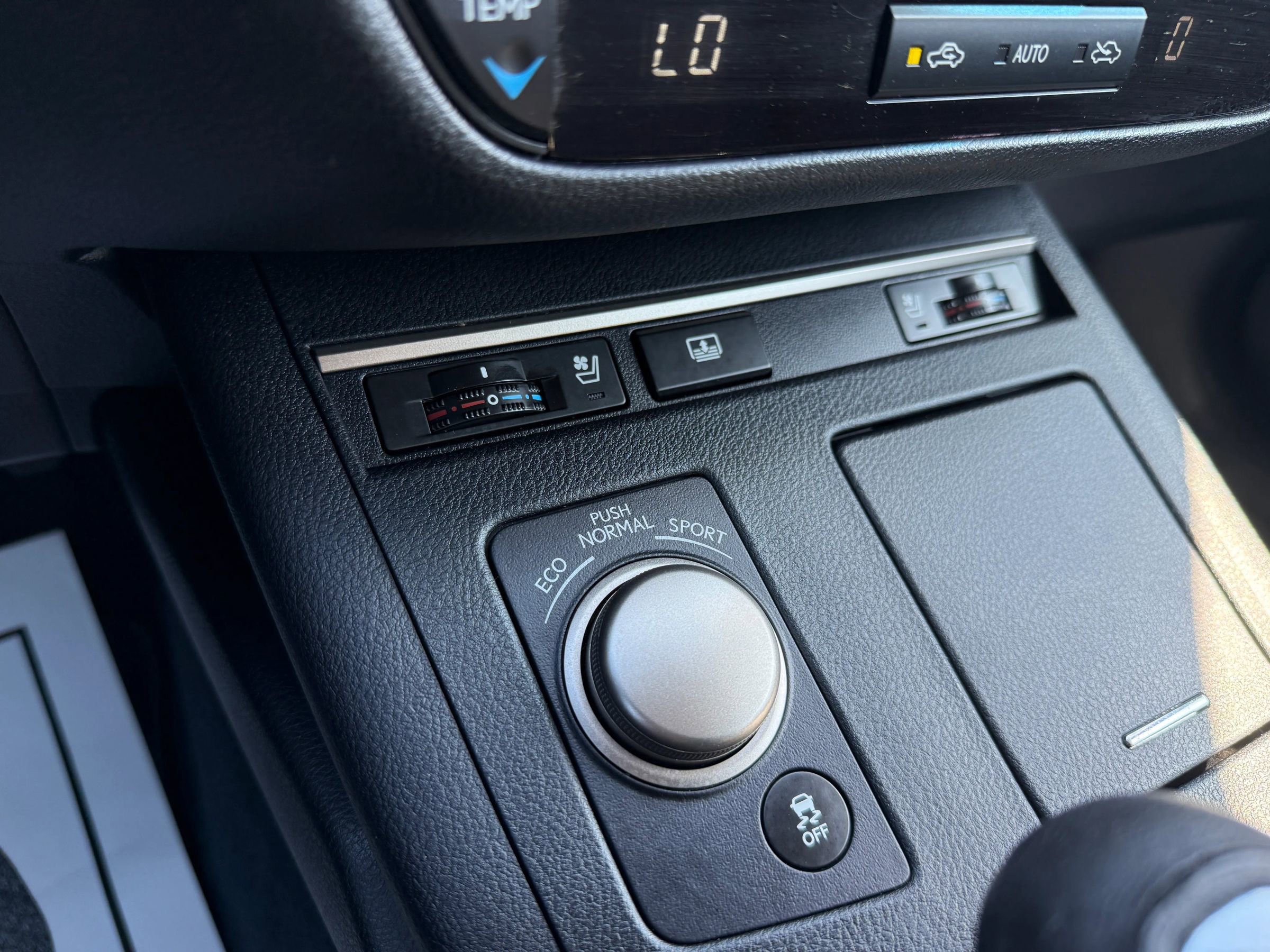 Used 2013 Lexus ES 350 w/ Luxury Pkg image 28