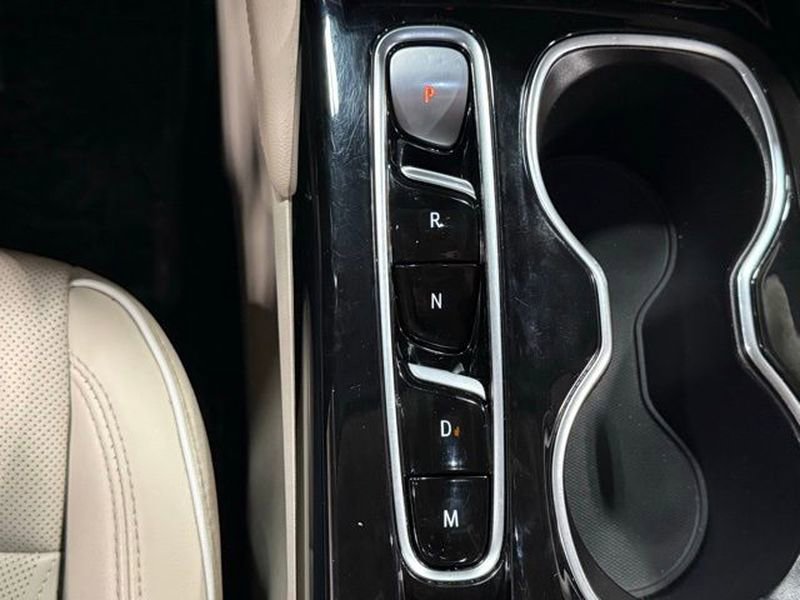 Used 2023 Buick Envision Avenir image 34