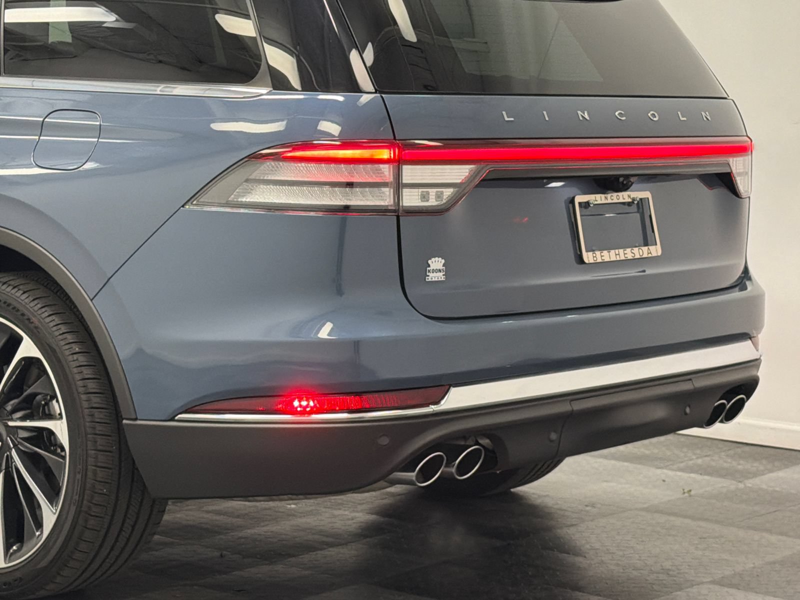 Certified 2025 Lincoln Aviator Reserve w/ Equipment Group 201A AWD/4WD image 6